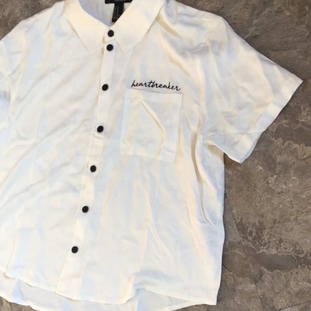 Heart breaker button short sleeve top - Picture 7 of 8